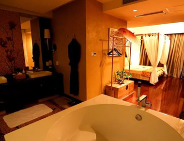 广州天河养生会所的黄昏恋：当爱情遇上八十岁